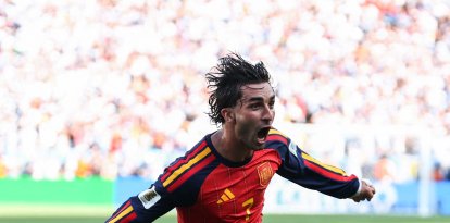 Ferran Torres celebra el gol que le terminó dando el título a la selección española.