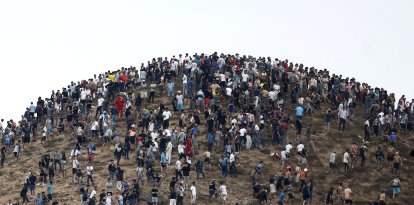 Miles de inmigrantes de Marruecos han cruzado los muros de Ceuta en las últimas horas