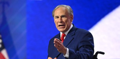 Greg Abbott en Milwaukee, Wisconsin/ Patrick T. Fallon