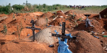 (Archivo) Imágenes de los cementerios en RD Congo por el ébola