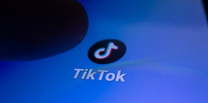 Logo de TikTok en un smartphone