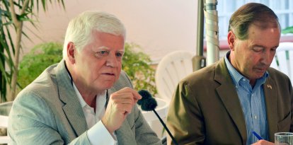El representante John Larson, el 27 de mayo de 2015 en La Habana.