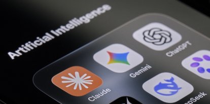 Iconos de aplicaciones de chatbots de inteligencia artificial.