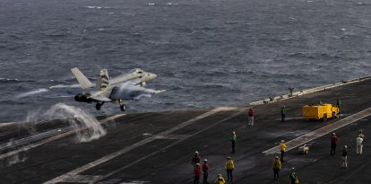 Un F18E Super Hornet despegando del USS Abraham Lincoln.