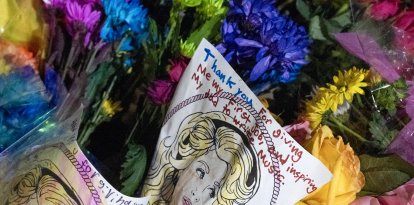 Imagen de los homenajes a Dolly Parton