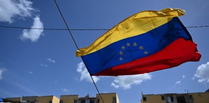 Bandera venezolana ondea en La Guaira/ Raúl Arboleda