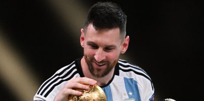 Lionel Messi con la Copa del Mundo/ Kirill KUDRYAVTSEV