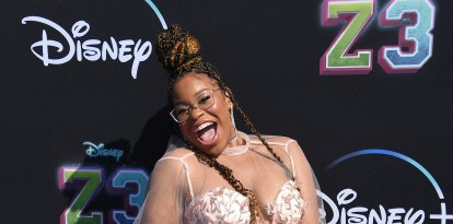 La actriz estadounidense Carla Jeffery llega al estreno de «Zombies 3» en el Barker Hanger de Santa Mónica, California, el 9 de julio de 2022.