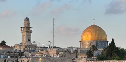 Domo de la Roca y Muro de los Lamentos en Jerusalén.