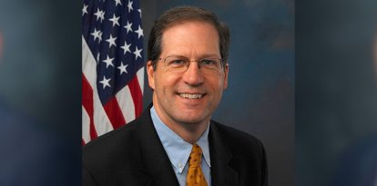 John E. Sununu, exsenador por Nuevo Hampshire/