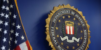 Logo del FBI en un edificio federal en Los Ángeles/ Patrick T. Fallon