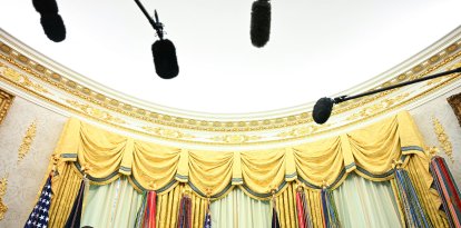El presidente Donald Trump responde a las preguntas de los periodistas en el Despacho Oval de la Casa Blanca en Washington DC, el 18 de septiembre de 2026.