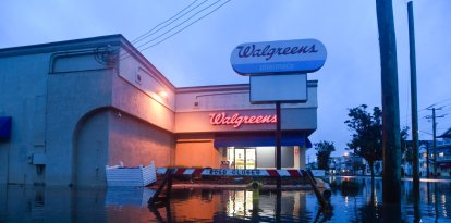 Las aguas de la inundación afectan a negocios en Ocean City, Nueva Jersey, el 26 de septiembre de 2026.