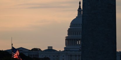 Vista de la cúpula del Capitolio de los Estados Unidos y el Monumento a Washington