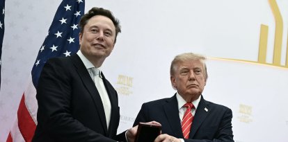 Donald Trump entrega la Medalla Nacional de Ciencia a Elon Musk