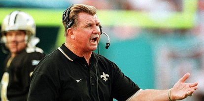 (FILES) This 29 November, 1998, file photo shows New Orleans Saints head coach Mike Ditka