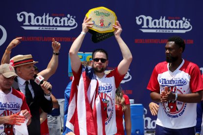 Patrick Bertoletti celebra el título masculino