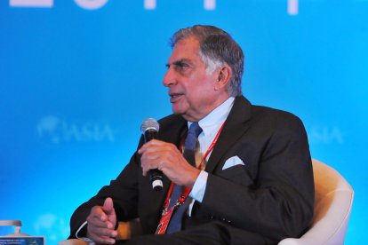 Ratan Tata: Ratan Tata, presidente emérito de la india Tata Sons Ltd., asiste al diálogo "El vigor de la economía india y la competitividad de las empresas indias" con Zhang Weiying (no en la imagen), profesor de economía de la Universidad de Pekín, durante la conferencia anual 2014 del Foro de Boao para Asia (BFA), en Boao, provincia de Hainan, en el sur de China, el 9 de abril de 2014.