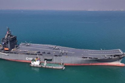 El prime rbuque portadrones de Irán