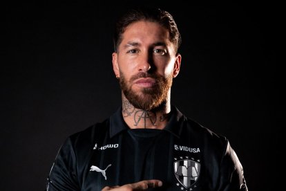 Sergio Ramos, con la camiseta de Rayados