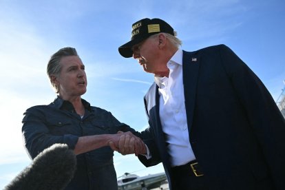 El presidente de EEUU Donald con el gobernador de California Gavin Newsom