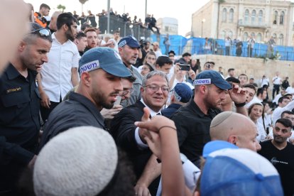 El ministro israelí de Seguridad Nacional, Itamar Ben-Gvir, celebra el Día de Jerusalén en la Puerta Vieja de Damasco en 2024
