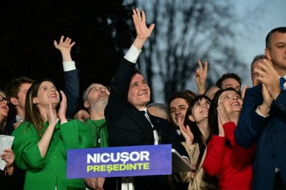 Ganó el centrista Nicușor Dan