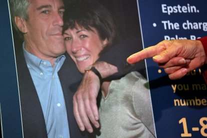 Foto de Ghislaine Maxwell con Jeffrey Epstein/ Johannes Eisele