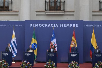 La cumbre "Democracia Siempre" en el Palacio de la Moneda en Chile