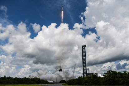 Despegue del cohete de SpaceX Falcon 9