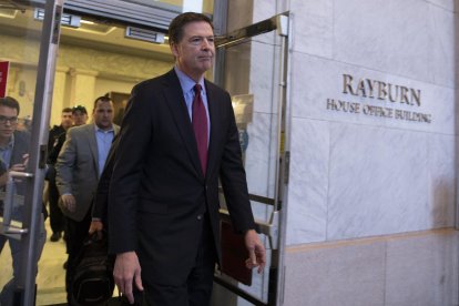 Comey saliendo del edificio Rayburn de la Cámara/ Alex Edelman