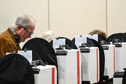 Tejanos votan el día de las elecciones primarias