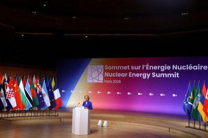 La presidenta de la Comisión Europea, Ursula von der Leyen, pronuncia un discurso durante la Cumbre de Energía Nuclear