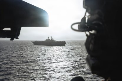 Marines estadounidenses de la 31.ª Unidad Expedicionaria de la Infantería de Marina abordaron el M/T Celestial Sea, un petrolero comercial con bandera iraní sospechoso de intentar violar el bloqueo estadounidense al dirigirse hacia un puerto iraní, el 20 de mayo de 2026. Las fuerzas estadounidenses liberaron el buque tras registrarlo y ordenar a la tripulación que cambiara de rumbo.