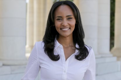 Foto oficial de campaña de Melat Kiros