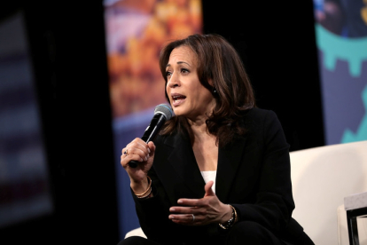 Kamala Harris, compareciendo en un acto