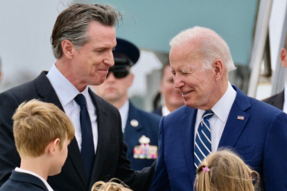 Gavin Newson, gobernador de California/ Joe Biden, presidente