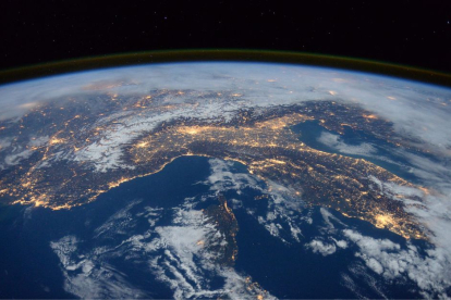 Vista de La Tierra desde el espacio. Imagen de archivo.