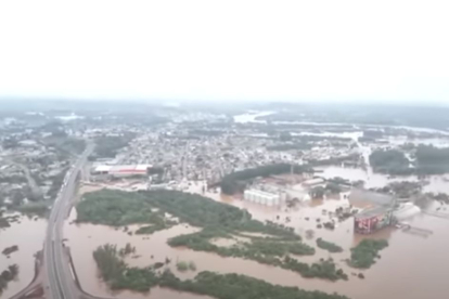 Captura de pantalla que muestra una de las ciudades situadas en la región de Río Grande del Sur, la zona más afectada por el paso de un ciclón extratropical en Brasil.