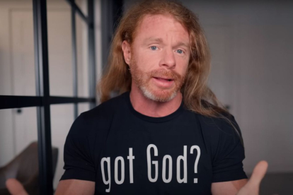 JP Sears, famoso influencer que se convirtió al cristianismo para luchar contra el poder absoluto que trata de ganar el comunismo.