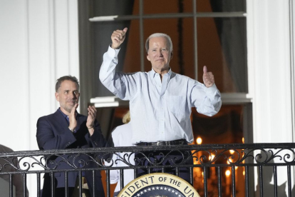 Imagen de archivo / Joe Biden y su hijo Hunter en el palco.