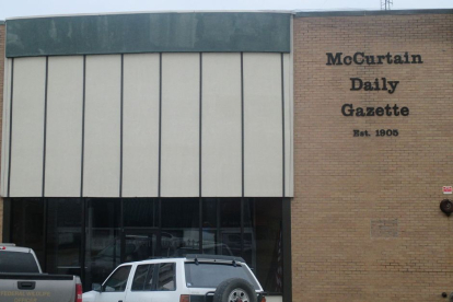 Fachada del diario local de McCurtain, el McCurtain Gazette News )