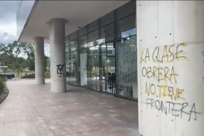 La embajada de Israel en Colombia fue vandalizada