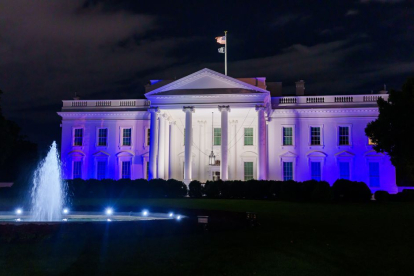 La Casa Blanca iluminada con los colores de Israel.