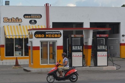 Servicentro Oro Negro gas station in Cienfuegos, Cuba