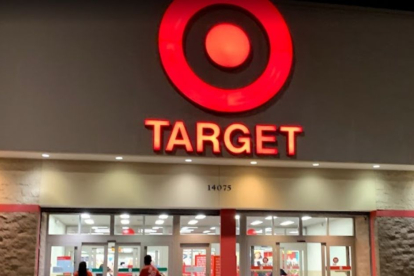 Las ventas de Target cayeron en el último trimestre por su campaña por el mes del orgullo LGBT