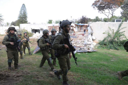 Soldados israelíes en las proximidades de la frontera con Gaza. EFE/EPA/ABIR SULTAN