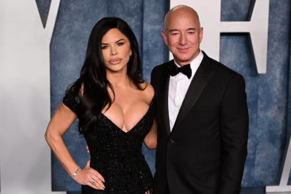 Jeff Bezos y Lauren Sánchez se comprometieron tras cinco años de relación