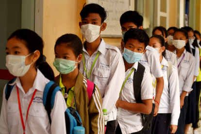La OMS pide a China datos de la enfermedad respiratoria o neumonía en niños | / AFP / TANG CHHIN Sothy