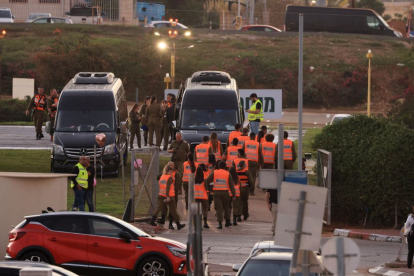 Comienza la liberación de rehenes tras el alto al fuego entre Israel y Hamás